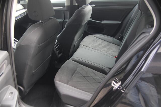 Volkswagen GOLF 1.5 TSI Life Business