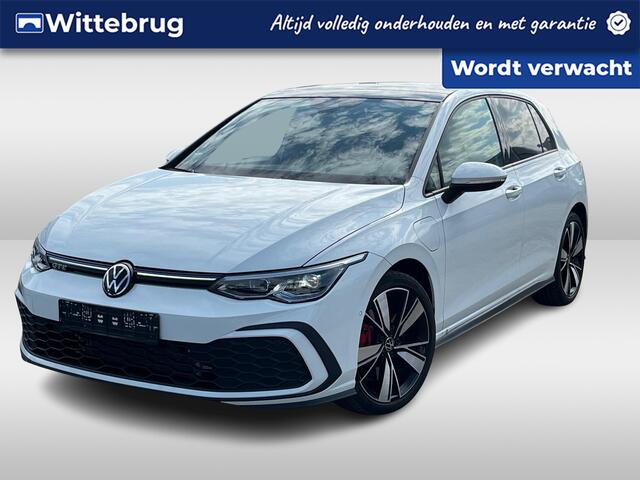 Volkswagen GOLF 1.4 eHybrid 245pk DSG GTE / Panoramadak / LED+ / Navigatie / Stuur & Stoelverwarming / Camera/ 18" LMV