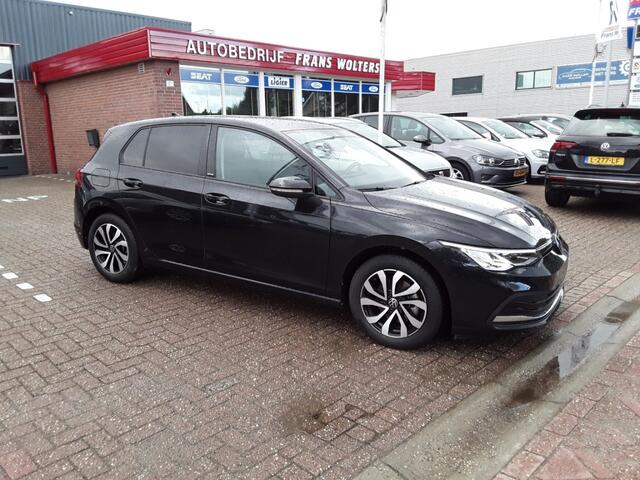 Volkswagen GOLF 1.5 eTSI DSG ACTIVE / NAVI / LED / ACC