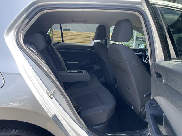 Volkswagen GOLF 1.0 TSI Life 50% deal 8.975,- ACTIE Virtual / Navi / Carplay / Cruise / Clima / Nieuw Model!