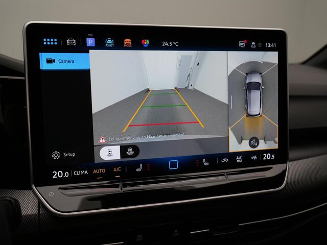 Volkswagen GOLF 1.5 eTSI 150 pk DSG R-Line Edition | Panoramadak | Rondomzicht camera | IQ Light | Head-up display