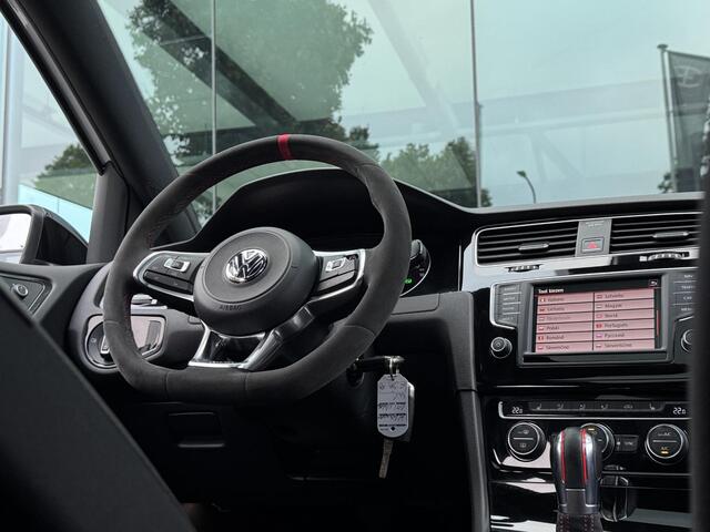 Volkswagen GOLF 2.0 TSI GTI Clubsport Schaalstoelen | Schuifdak