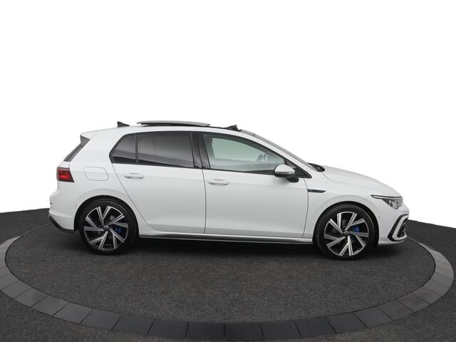 Volkswagen GOLF 1.5 eTSI R-Line Business | Panoramadak | Parkeercamera | Navigatie