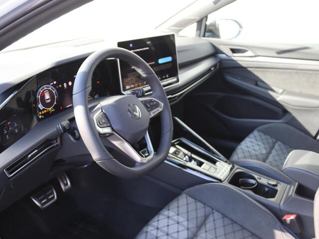 Volkswagen GOLF Variant R-Line-Edition 1.5 eTSI 85 kW / 116 pk Variant 7 v ersn. DSG | Panoramadak | Black Style | Assistance plus pakket |