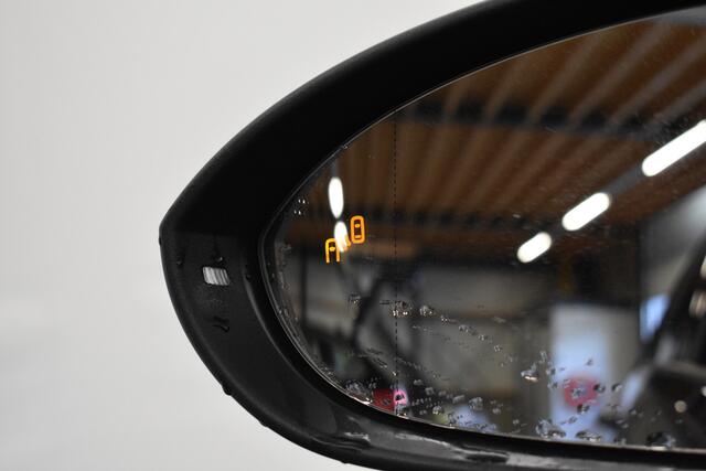 Volkswagen GOLF GTE - GTI Hybrid 204PK Camera dodehoek detectie Stoel verw App Con