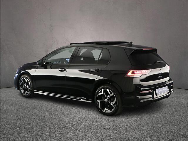 Volkswagen GOLF R-Line Edition 1.5 eTSI 150pk DSG Automaat Panoramadak, LED matrix koplampen, Harman Kardon audio, Adaptive cruise control, Achteruitrijcamera, Navigatie