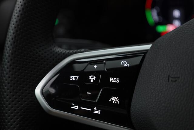 Volkswagen GOLF 1.4 eHybrid GTE | HUD | Stoelventilatie | Leder | IQ. Light | Adapt. Cruise | Elek. Trekhaak