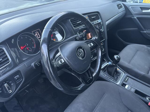 Volkswagen GOLF 1.4 TSI Highline Business R / 167 DKM / 2017