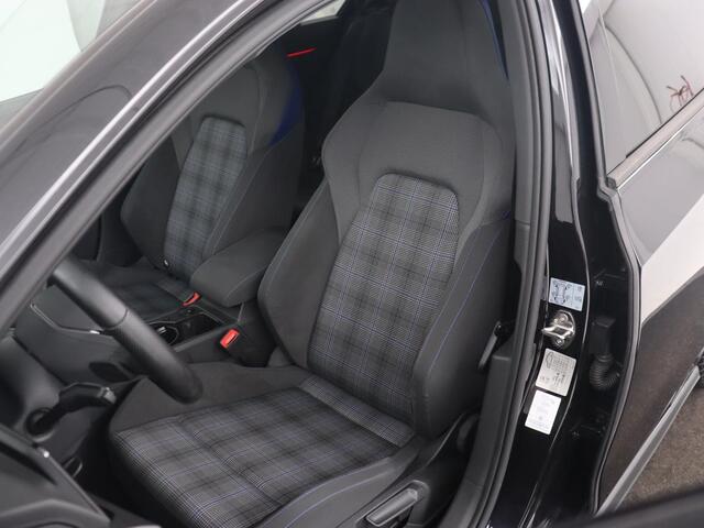 Volkswagen GOLF 1.4 eHybrid GTE | Panoramadak | Camera | Carplay | Navigatie | Adaptive cruise | Sportstoelen | Sfeerverlichting | PHEV | Plug In