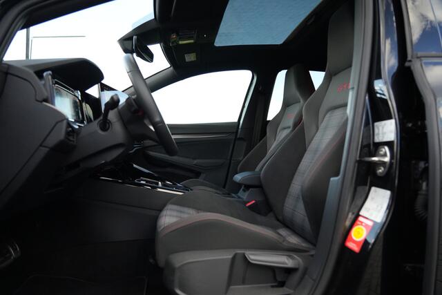 Volkswagen GOLF 2.0 TSI GTI 265pk Panoramadak/HarmanKardon/Camera