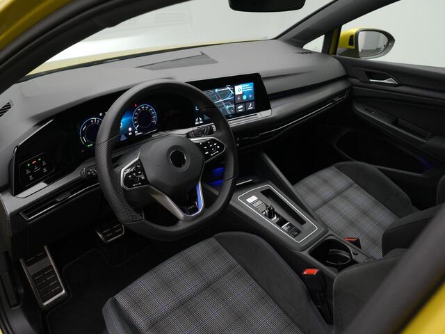Volkswagen GOLF 1.4 eHybrid 245 pk DSG GTE | Stuur-/stoelverwarming | Achteruitrijcamera | Navigatie | Adaptive Cruise | Keyless Entry