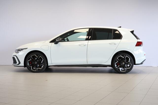 Volkswagen GOLF 1.4 eHybrid GTE 245PK - LED - 18'' R-Line velgen - Winter pakket