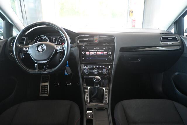 Volkswagen GOLF 1.0 TSI Highline Airco Apple Carplay Navigatie Cruise control Stoelverwarming Inruil Mogelijk!