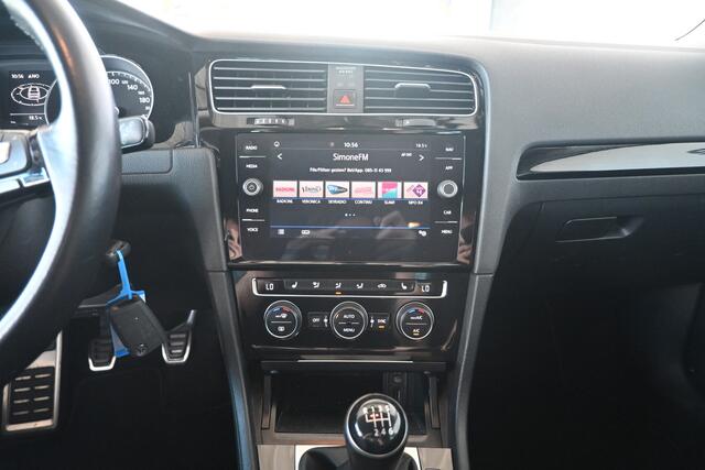Volkswagen GOLF 1.0 TSI Highline Airco Apple Carplay Navigatie Cruise control Stoelverwarming Inruil Mogelijk!