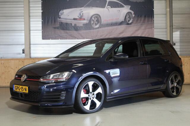 Volkswagen GOLF GOLF 7 GTI 2.0 PERF DSG /Panorama dak/ VW dealer onderhouden
