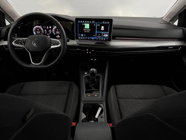 Volkswagen GOLF 1.5 TSI Life Clima, Apple carplay, Parkeersensoren, Stoelverwarming, Sfeerverlichting, Led, Keyless start, 2 jaar garantie