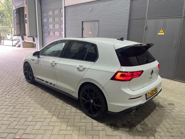 Volkswagen GOLF 8 GTI 2.0 TSI GTI | Clubsport | 300Pk! | Panoramadak | 19 Inch | ACC | Getint Glas | Apple Carplay | Stoelverwarming