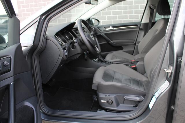 Volkswagen GOLF 1.5 TSI Highline / Carplay / Camera / Automaat