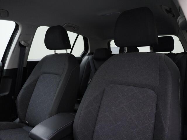 Volkswagen GOLF 1.0TSI/110PK Life · Apple/Android Car Play · Navigatie · Parkeer sensoren · Garantie t/m 04-07-2027 of 100.000km