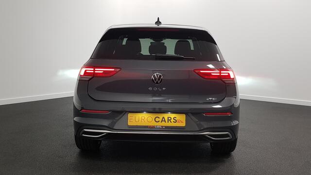 Volkswagen GOLF 1.5 eTSI 150pk DSG Style | Navigatie | Climate Control | Camera | Parkeer sensoren | 18" LMV| Led | Keyless entry | Stoelverwarming