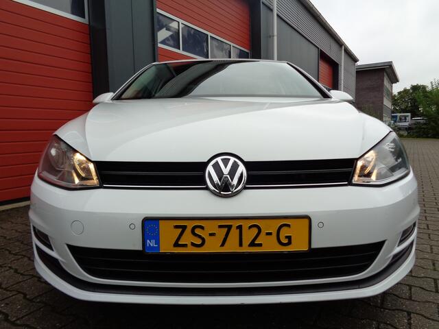 Volkswagen GOLF 1.6 TDI Connected Series 110PK Clima Cruise Navi Trekhaak