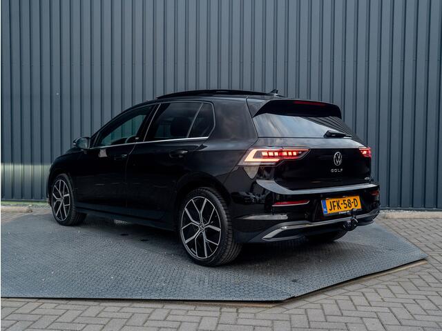 Volkswagen GOLF 1.5 eTSI 50 Jaar Edition | Panodak | Stoelgeheugen | Trekhaak Elk. Wegkl. | Harman/ Kardon | Prijs Rijklaar!!