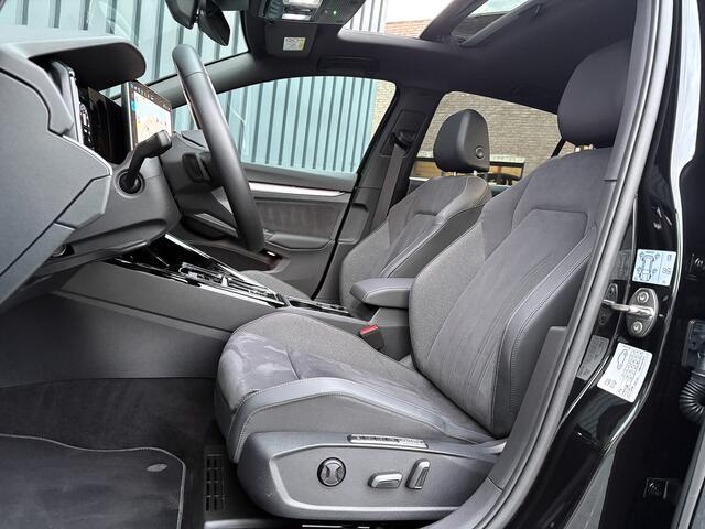 Volkswagen GOLF 1.5 eTSI 50 Jaar Edition | Panodak | Stoelgeheugen | Trekhaak Elk. Wegkl. | Harman/ Kardon | Prijs Rijklaar!!