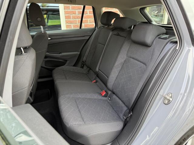 Volkswagen GOLF 1.0 TSI Life DIGI DASH / ADDAPT.CRUISE / LED / PDC / CARPLAY / D