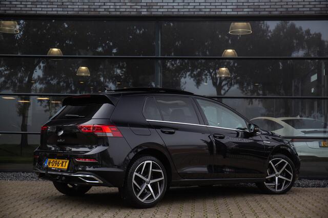 Volkswagen GOLF 1.5 TSI Style , Panoramadak, Trekhaak, Carplay,