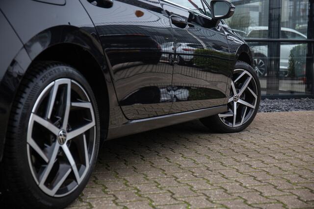 Volkswagen GOLF 1.5 TSI Style , Panoramadak, Trekhaak, Carplay,