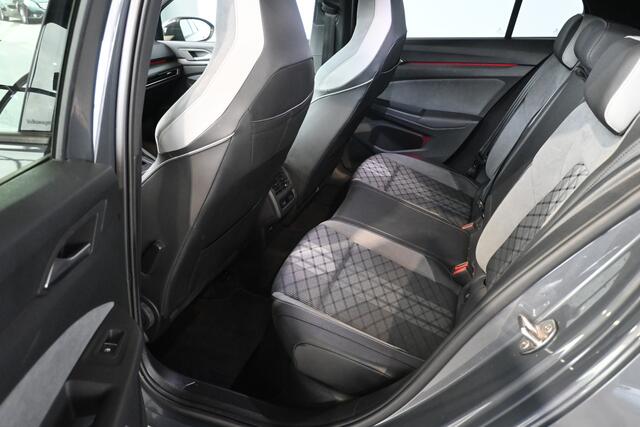 Volkswagen GOLF 1.5 eTSI R-Line Automaat Adaptief Navigatie Caplay LED Rijklaarprijs Inruil Mogelijk!