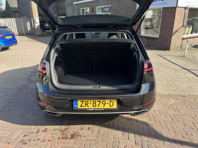 Volkswagen GOLF 1.0 TSI Comfortline Business STOELVERWARMING MASSAGESTOELEN CARPLAY