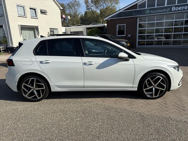 Volkswagen GOLF 1.5 TSI Life Panoramadak, 18''Lmv, Winterpakket