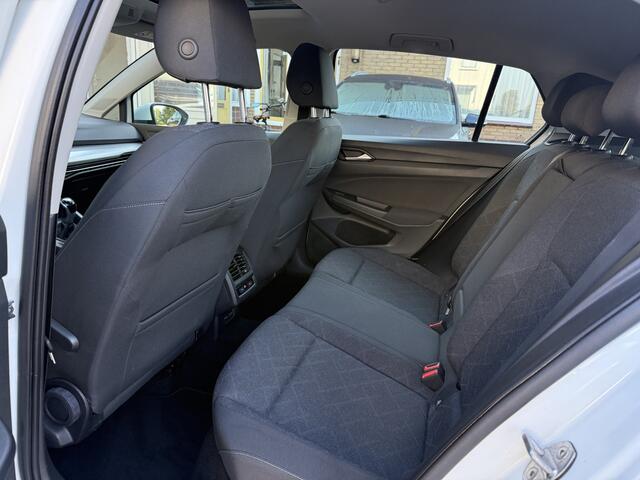 Volkswagen GOLF 1.5 TSI Life Panoramadak, 18''Lmv, Winterpakket