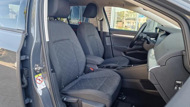 Volkswagen GOLF 1.0 eTSI Life, Automaat, Adaptieve cruise, NL auto!