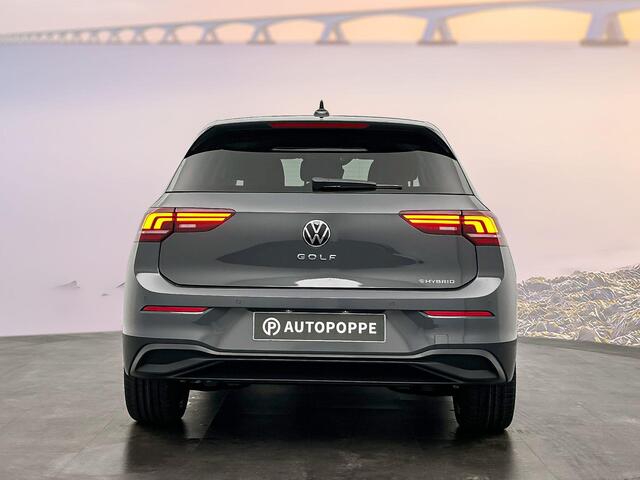 Volkswagen GOLF 1.5 eTSI Life Edition 1.5 eHybrid 150 kW / 204 pk