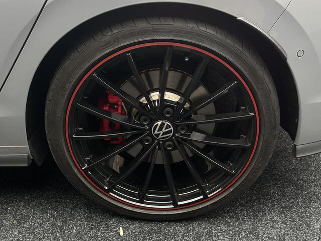 Volkswagen GOLF 2.0 TSI GTI 45 Jahre Akrapovic Panorama Camera IQ