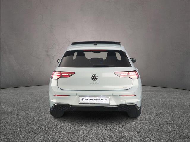 Volkswagen GOLF 1.5 eTSI R-Line Edition 150pk DSG Automaat, Panoramadak, Harman Kardon sound, Side assist, Stoelverwarming, Achteruitrijcamera, Adaptive cruise control