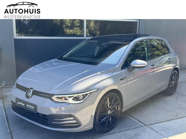 Volkswagen GOLF 1.5 eTSI 150pk DSG Style 1st Edition Black Panoramadak Winterpakket 19" Velgen IQ Light Massagestoel