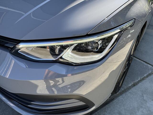 Volkswagen GOLF 1.5 eTSI 150pk DSG Style 1st Edition Black Panoramadak Winterpakket 19" Velgen IQ Light Massagestoel