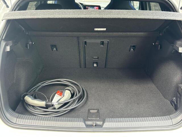 Volkswagen GOLF 1.4 eHybrid GTE l IQ Light l Stoel Verwarming l Adapt Cruise l Carplay