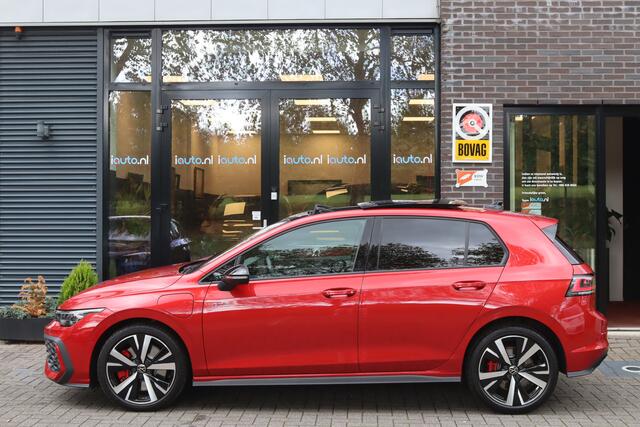 Volkswagen GOLF 1.5 eHybrid 272pk GTE Black Style Pano/IQ.Light/360camera/Head-up/DCC/Keyless/Dodehoek/Trekhaak wegkl.
