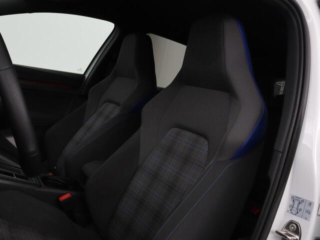 Volkswagen GOLF 1.4 eHybrid GTE | Camera | Adaptive cruise | Carplay | Navigatie | Sportstoelen | Full LED | Sfeerverlichting | PHEV