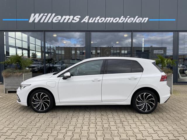 Volkswagen GOLF 1.4 eHybrid Style Adaptive Cruise Control , App connect