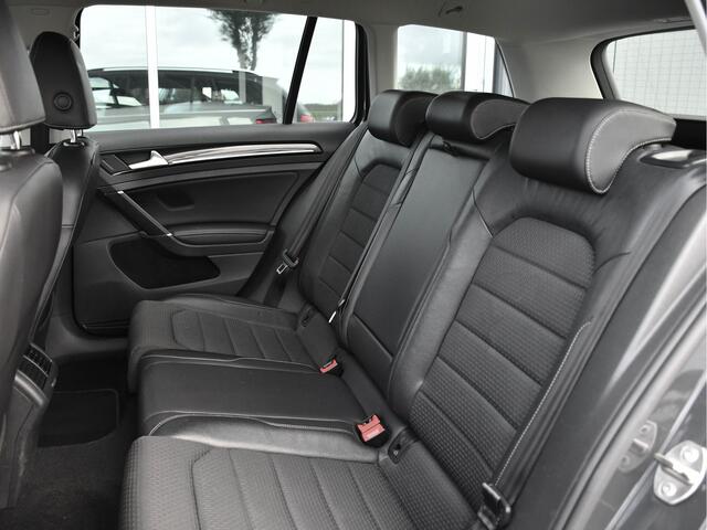 Volkswagen GOLF Variant 1.4 TSI 126pk Connected Series Massagestoelen+verw. Cruise Navi Camera Park.sens V+A