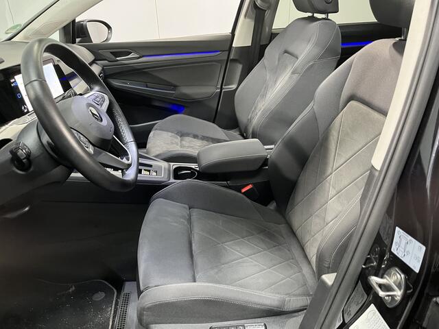 Volkswagen GOLF Variant 1.5 eTSI Style / AUTOMAAT/ PANO/ ELEKTR. TREKHAAK/ ELEKTR. STOEL./ MATRIX/ ADAPT. CRUISE/ DIGITAL DASH/ NAVI/ PARK. SENSOREN/ APP-CONNECT/ NAVI