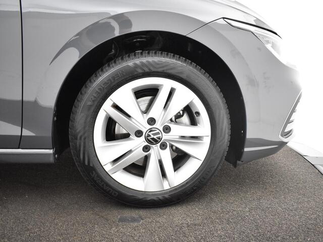 Volkswagen GOLF Variant 1.0 TSI 110pk Life · Camera · Elek. Trekhaak · Apple/Android Car Play · Navigatie · P-sensoren · 16'' Inch · Garantie t/m 08-05-2027 of 100.000km