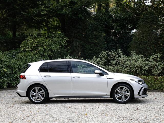 Volkswagen GOLF 1.5 eTSI R-Line | IQ Lights | Achteruitrijcamera