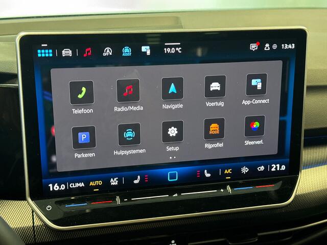 Volkswagen GOLF Variant 1.5 eTSI R-Line Edition