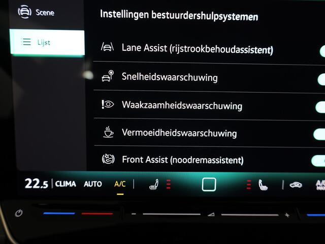 Volkswagen GOLF 1.5 eTSI 50 Jahre Edition 150 pk Automaat (DSG) | Navigatie | Panoramadak | Parkeersensoren | Achteruitrijcamera | Matrix LED koplampen | Stoelverwarming |